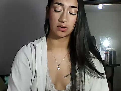 Snapshot of Miia__strog chatting on 10.26.25 Miia strog online show from 10.26.25