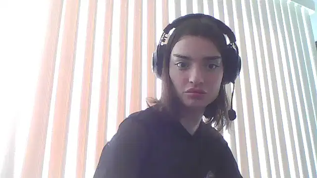 Luna Samosienko online show from 10.05.25