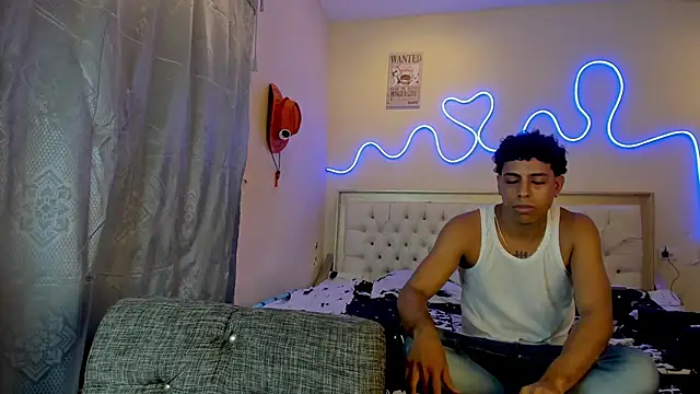 Snapshot of Glader31 chatting on 09.21.25 Glader31 online show from 09.21.25