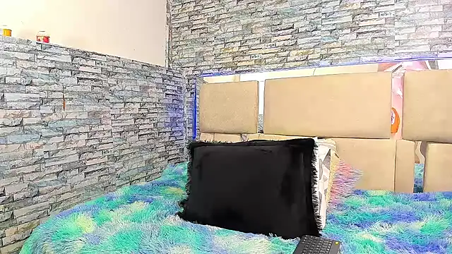 Snapshot of Julian_wolf18 chatting on 10.24.25 Julian wolf18 online show from 10.24.25