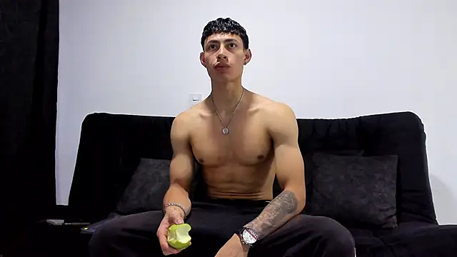 Snapshot of jey_cox23 chatting on 11.22.25 jey cox23 online show from 11.22.25