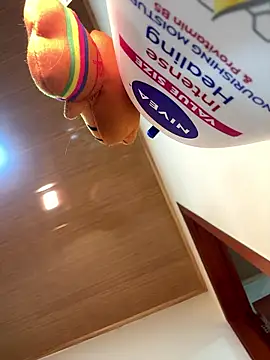 Aphrill online show from 12.16.25