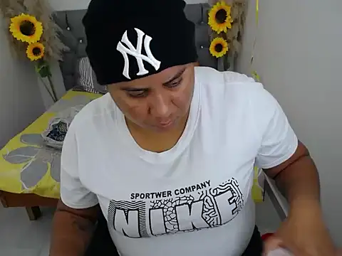 hotlesby valery online show from 10.25.25