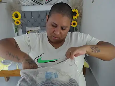 hotlesby valery online show from 12.15.25