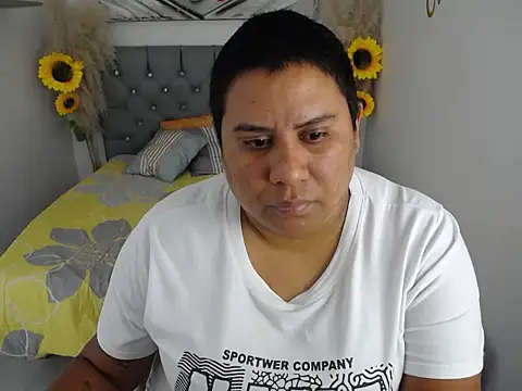 Snapshot of hotlesby_valery chatting on 03.20.26 hotlesby valery online show from 03.20.26