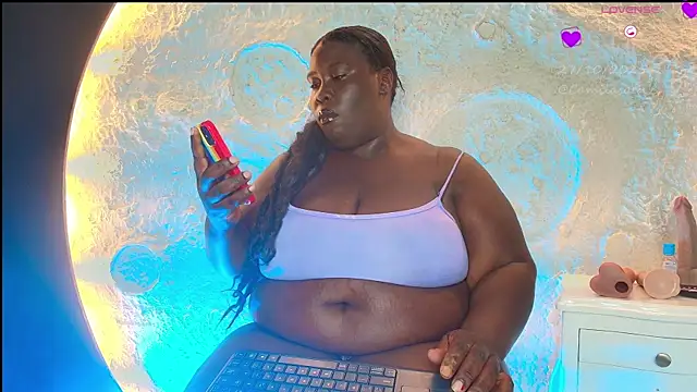 CarolinaGomez  online show from 10.27.25