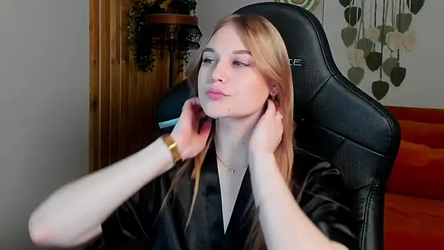 AriaWell online show from 10.30.25