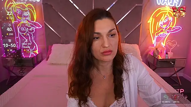 EllaGoldenn online show from 12.13.25