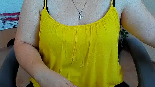 Snapshot of Liza-Mendez chatting on 09.21.25 Liza-Mendez online show from 09.21.25