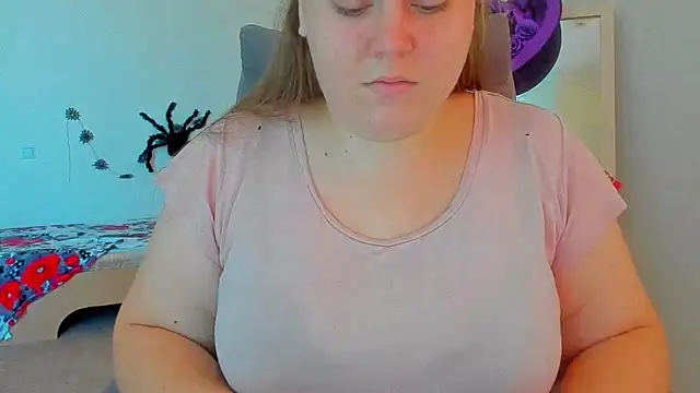 Snapshot of Liza-Mendez chatting on 11.02.25 Liza-Mendez online show from 11.02.25