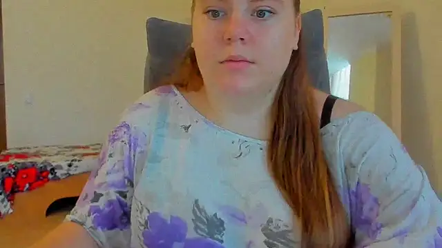 Snapshot of Liza-Mendez chatting on 11.10.25 Liza-Mendez online show from 11.10.25