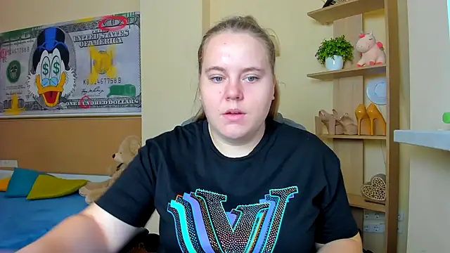 Snapshot of Liza-Mendez chatting on 11.11.25 Liza-Mendez online show from 11.11.25