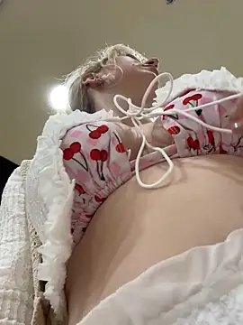 RonnieKiss online show from 11.16.25