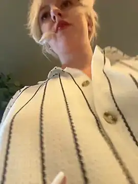Snapshot of RonnieKiss chatting on 05.29.26 RonnieKiss online show from 05.29.26