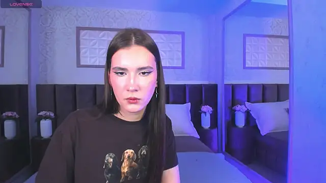 Snapshot of babyy_gloria chatting on 09.19.25 babyy gloria online show from 09.19.25