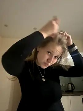 Snapshot of Niksa99x chatting on 10.18.25 Niksa99x online show from 10.18.25