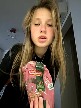 Snapshot of Niksa99x chatting on 10.19.25 Niksa99x online show from 10.19.25