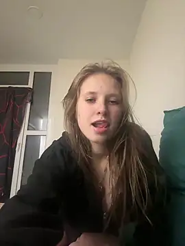 Snapshot of Niksa99x chatting on 10.21.25 Niksa99x online show from 10.21.25