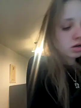 Snapshot of Niksa99x chatting on 10.23.25 Niksa99x online show from 10.23.25