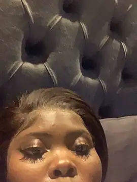 Snapshot of 21shazzy chatting on 10.17.25 21shazzy online show from 10.17.25