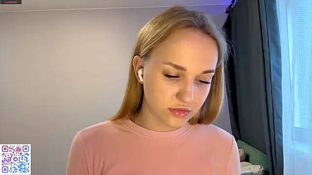 TanekaBoitel online show from 10.31.25