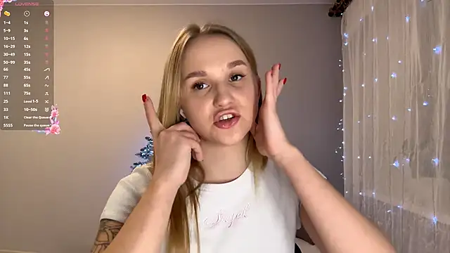 TanekaBoitel online show from 12.15.25