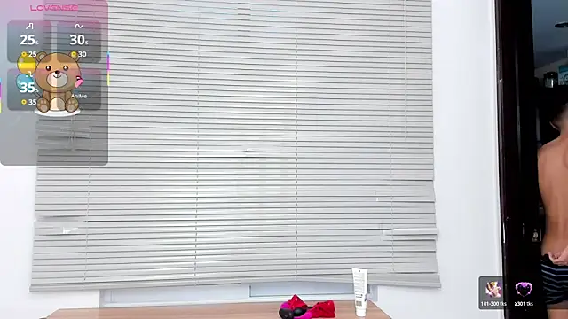 Snapshot of Little_liam chatting on 10.04.25 Little liam online show from 10.04.25