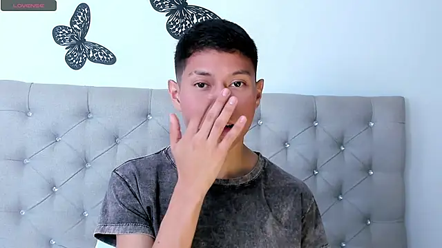 Snapshot of Little_liam chatting on 10.14.25 Little liam online show from 10.14.25