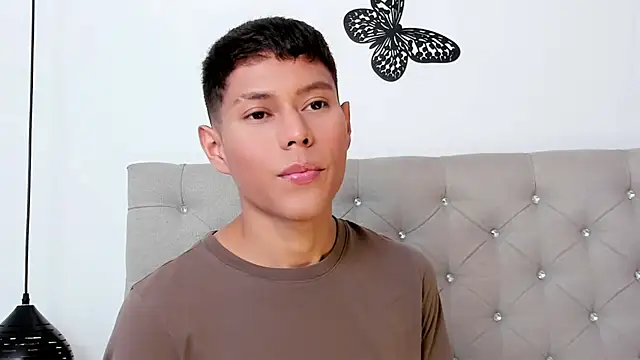 Snapshot of Little_liam chatting on 10.28.25 Little liam online show from 10.28.25