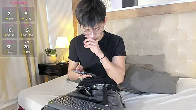 Snapshot of liam_twiink chatting on 11.09.25 liam twiink online show from 11.09.25