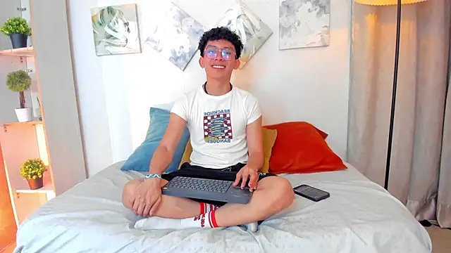 Snapshot of liam_twiink chatting on 01.18.26 liam twiink online show from 01.18.26