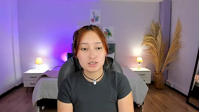 Snapshot of Samara_Hilton_2 chatting on 10.20.25 Samara Hilton 2 online show from 10.20.25