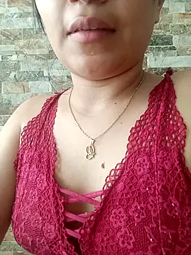 Snapshot of EllaCute_Young chatting on 11.06.25 EllaCute Young online show from 11.06.25