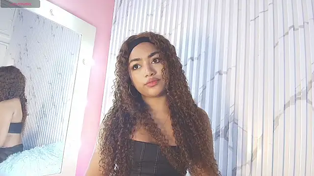 Missdionne curly online show from 09.26.25