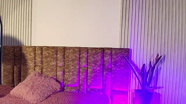 Missdionne curly online show from 03.03.26