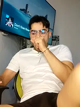 Snapshot of Mason_grey chatting on 10.25.25 Mason grey online show from 10.25.25