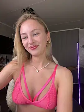 Mally Say online show from 10.28.25