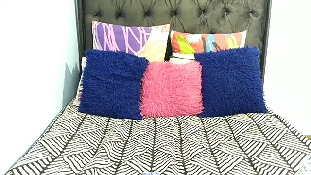 Dandelion enigman online show from 11.05.25