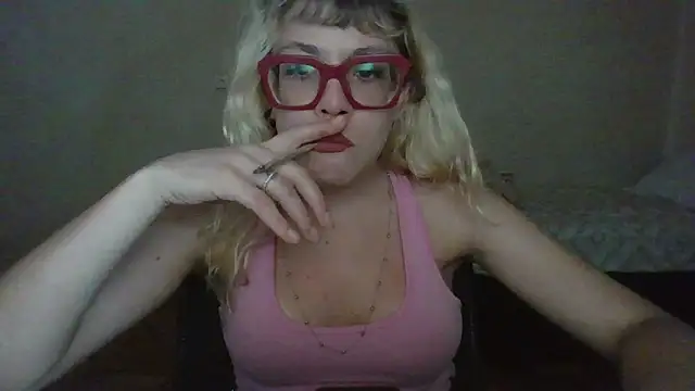 Snapshot of BlondieTami chatting on 02.04.26 BlondieTami online show from 02.04.26