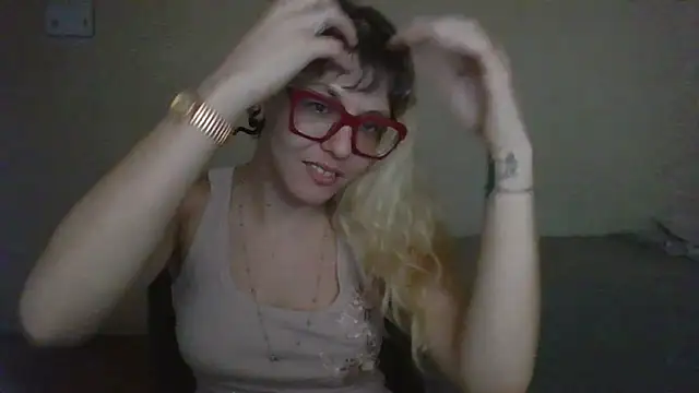 Snapshot of BlondieTami chatting on 02.20.26 BlondieTami online show from 02.20.26