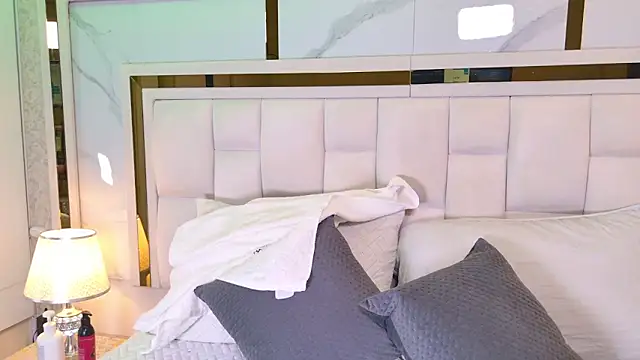 samanthaa sm online show from 12.19.25