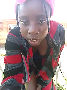 Snapshot of BlackPearl_19 chatting on 10.22.25 BlackPearl 19 online show from 10.22.25