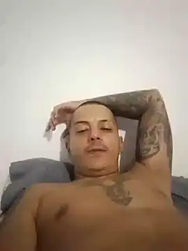 Snapshot of MaximoHall86 chatting on 09.30.25 MaximoHall86 online show from 09.30.25