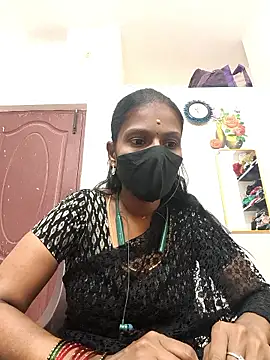 Snapshot of Tamil_Yalini12 chatting on 04.24.26 Tamil Yalini12 online show from 04.24.26