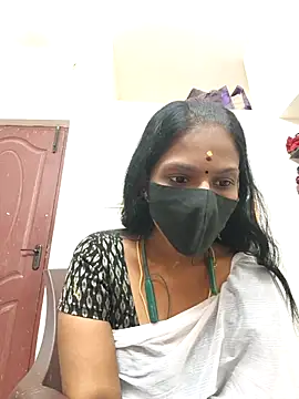 Snapshot of Tamil_Yalini12 chatting on 04.26.26 Tamil Yalini12 online show from 04.26.26
