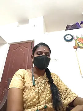 Snapshot of Tamil_Yalini12 chatting on 04.28.26 Tamil Yalini12 online show from 04.28.26