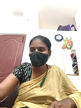 Snapshot of Tamil_Yalini12 chatting on 04.29.26 Tamil Yalini12 online show from 04.29.26