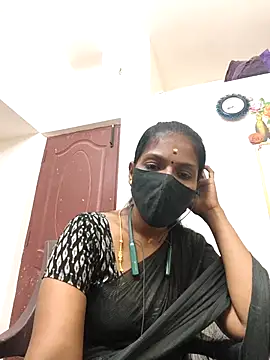 Snapshot of Tamil_Yalini12 chatting on 04.30.26 Tamil Yalini12 online show from 04.30.26