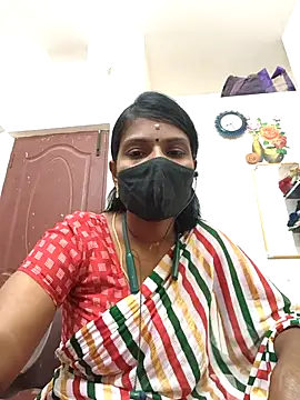 Snapshot of Tamil_Yalini12 chatting on 05.01.26 Tamil Yalini12 online show from 05.01.26