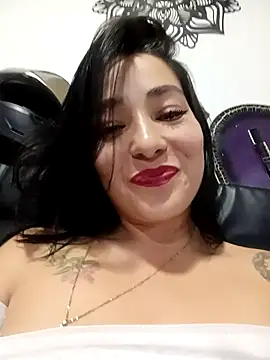 Snapshot of _Luna-1 chatting on 09.28.25 Luna-1 online show from 09.28.25